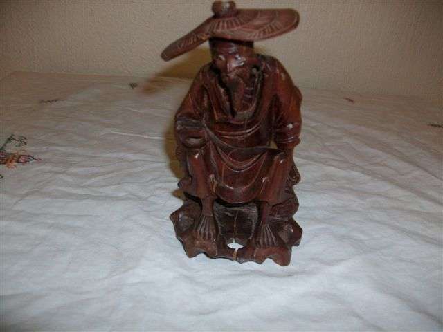 Small wooden chiense man